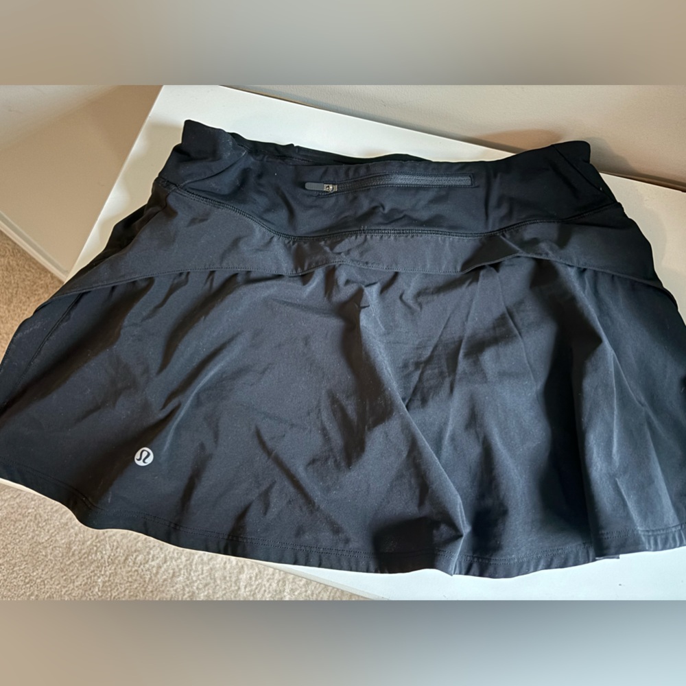 Lululemon skirt size 8